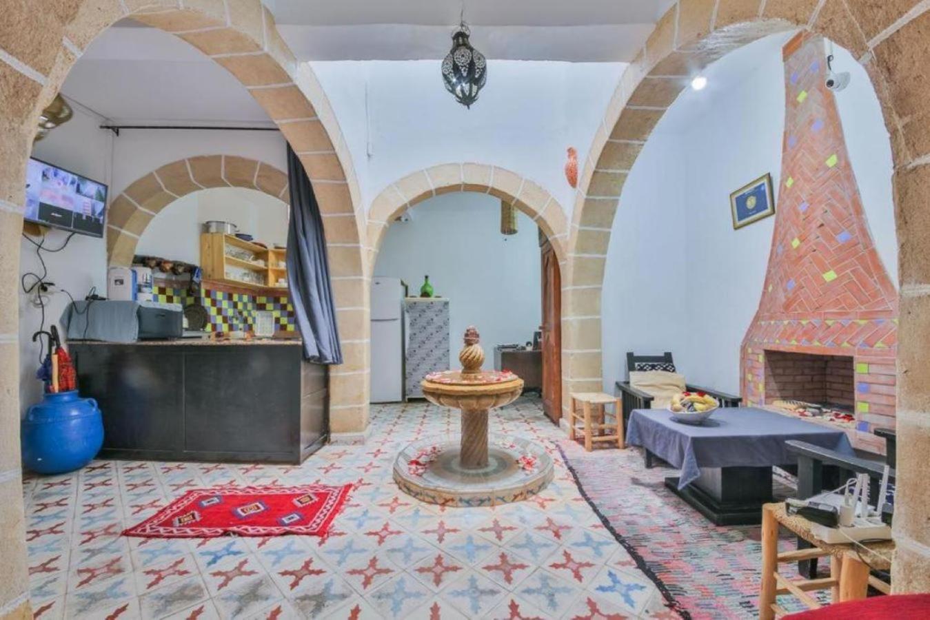 Riad Aylal 에사우이라 외부 사진